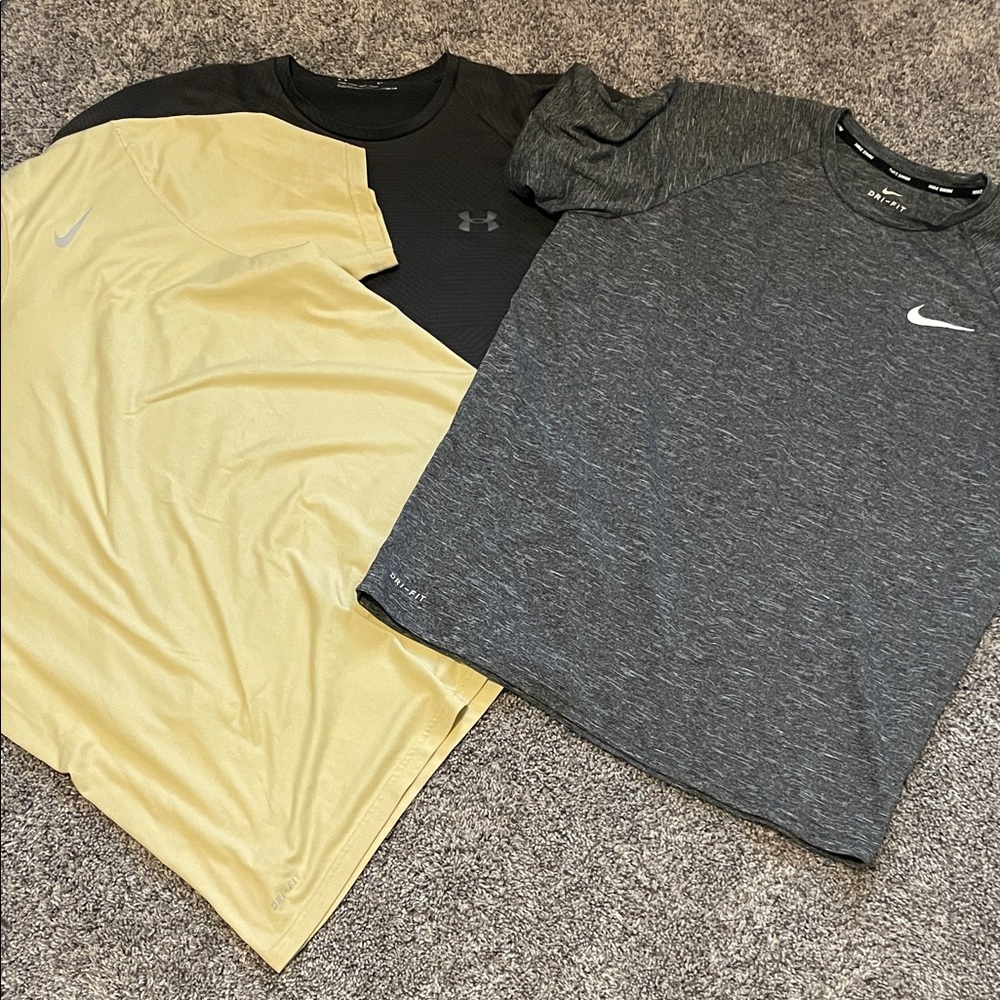 Under Armour and Nike Men's Short Sleeve Shirt bundle size Large